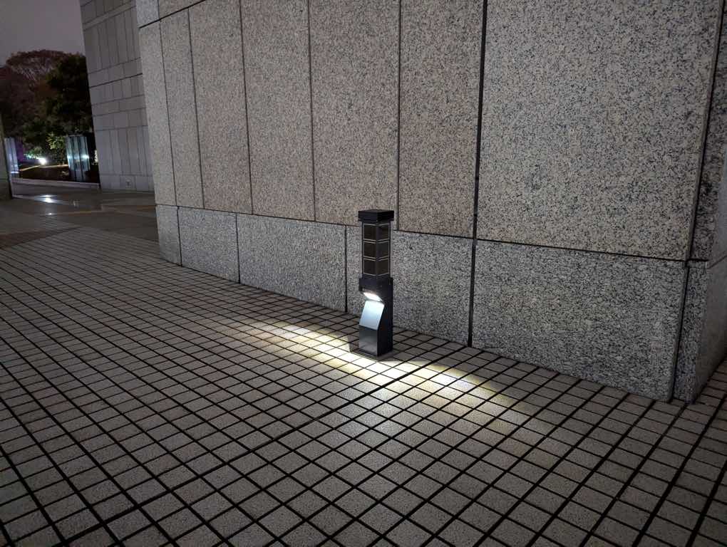 リコー ペロブスカイト太陽電池照明 都庁舎での設置イメージ