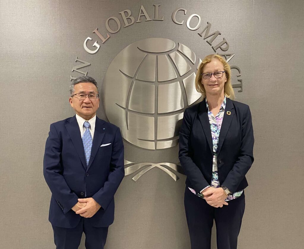 コニカミノルタ 大幸利充代表執行役社長 兼 CEO（左）と国連GC Chief, Outreach & Engagement, Sue Allchurch氏